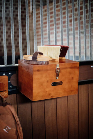 Stajenny kufer na szczotki
