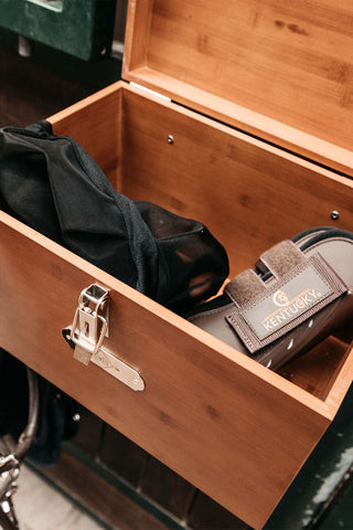 Stajenny kufer na szczotki