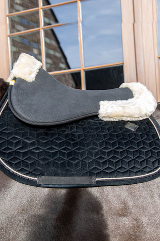 Anatomiczna Podkładka Pod Siodło z Sztucznym Futrem Absorb