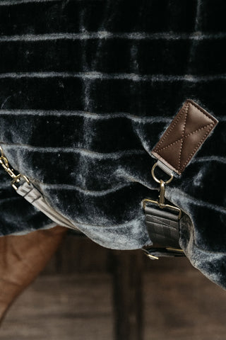 Decke mit Fellimitat